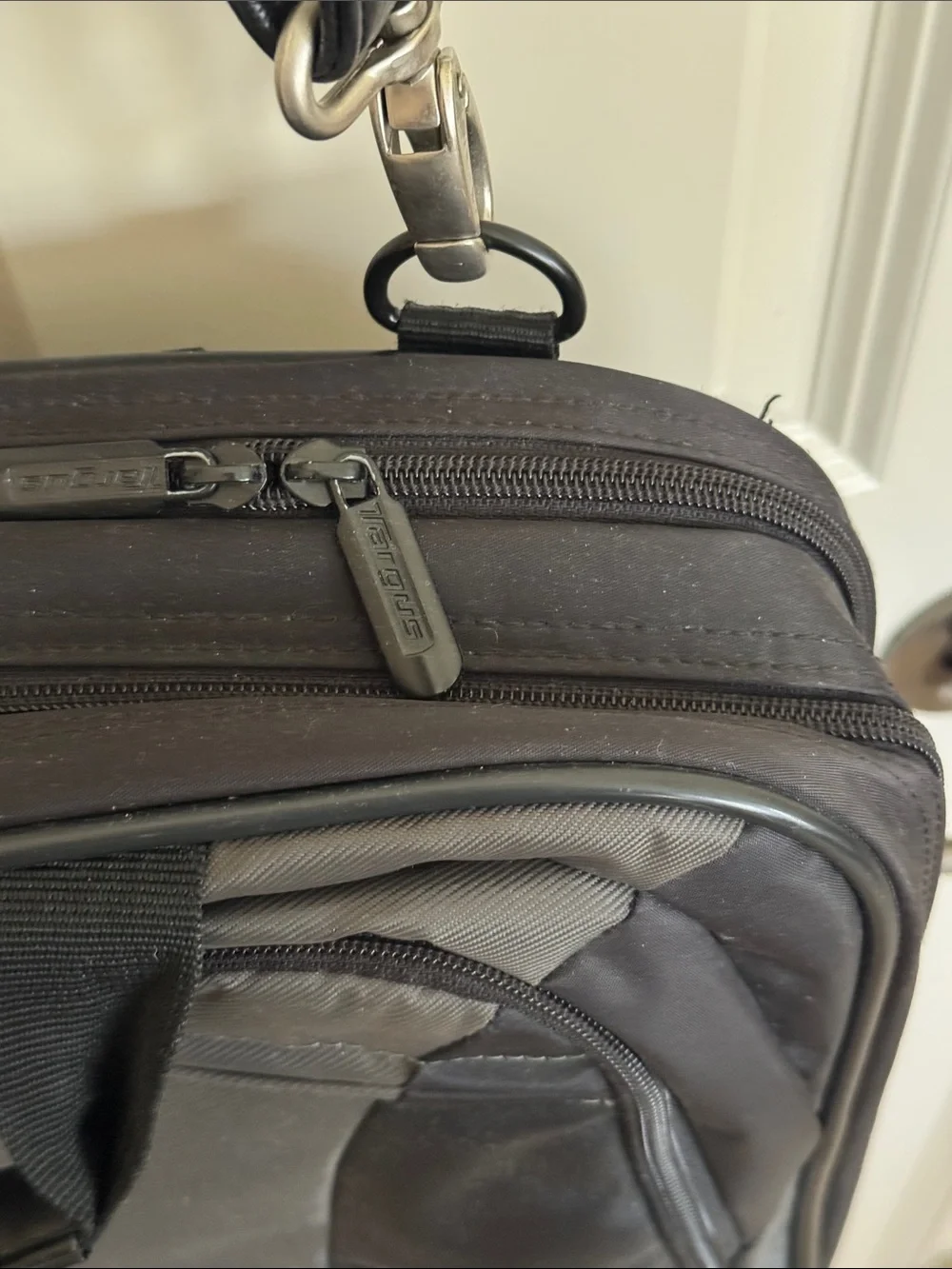 Black Men's Laptop Bag with Shoulder Strap Good Condition